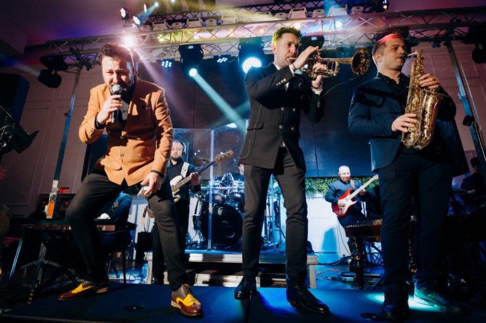 Adamos Band