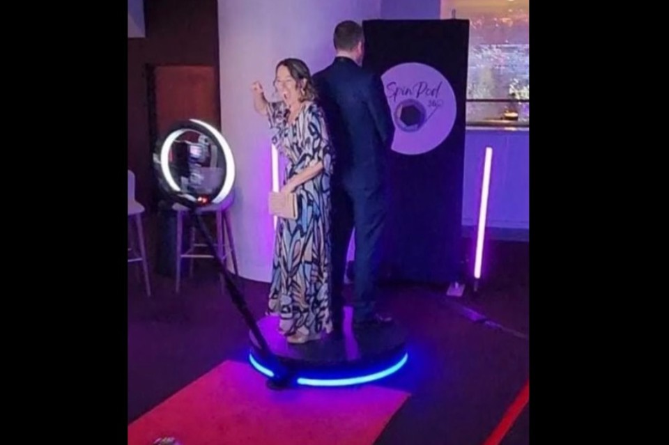 Selfie Studio Photobooth experiente-unice bucuresti